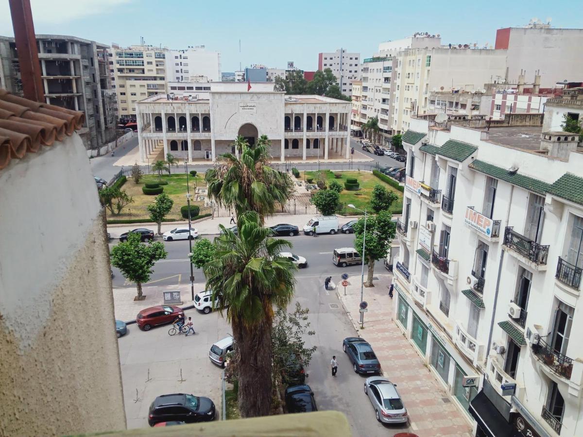 Appart Najia Au Centre Kenitra Avec Grande Terrasse Exterior photo
